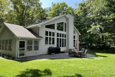 Image de Lakeside home on one acre with private beach 90 minutes from the Twin Cities