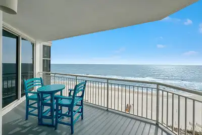 Image de Oceanfront | Beachside & Indoor Pools | Palacio 904 | My Beach Getaways