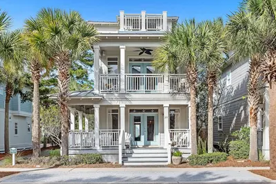 Image de SeaQuinn Beach House in 30a | 12, 000 sq' Resort Pool | 4 Bikes | My Beach Getaways