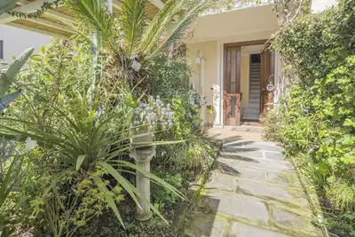 Image de Agréable appartement avec climatisation, Wifi, bain à remous, balcon, animaux admis et parking