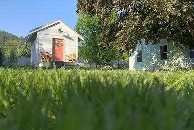 Image de Super cute teeny tiny home! Easy access to Redmond, Bellevue, & Snoqualmie Pass