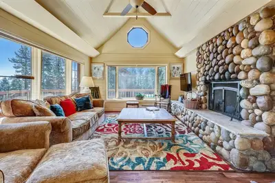 Image de Close to Skiing/Snowboarding, Private Hot Tub, Dogs Welcome-Moondance Cottage