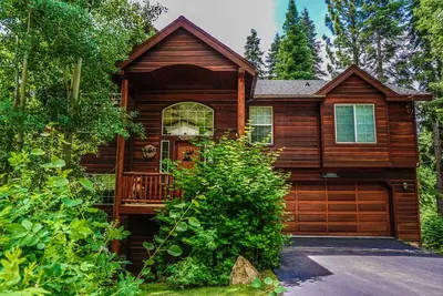 Image de Hot Tub, Sleeps 10, Outfitted Deck -Tahoe Cedar Lakeview Lodge