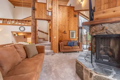 Image de Alpine Getaway - N. Lake Tahoe, Hot Tub, Mountain Views
