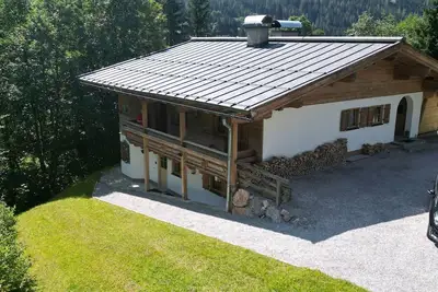 Image de Bel appartement spacieux dans une région boisée