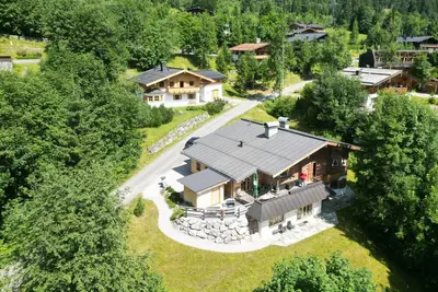 Combinaison de deux appartements spacieux