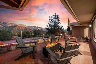 Image de Epic views! Large uptown home w/ SwimSpa and Sauna