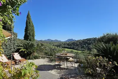 Image de Belle vue sur les montagnes et le golf, piscine, 6 personnes