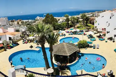 Image de Regency Torviscas Apartments Suites