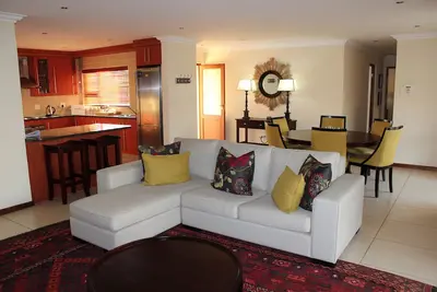 Image de Luxury Villas on a private security estate, sleeps 8 guests, generator back-up