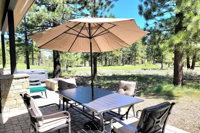 Image de Allure at Schaffer's Mill By Tahoe Getaways - 4 Br Townhome w Hot Tub & Golf Course Views