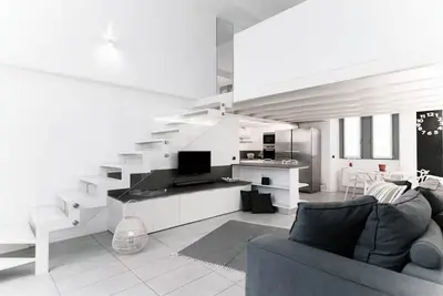 Image de Central location, lovely interiors and a private parking space within the city walls.