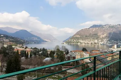 A very elegant studio apartment with stunning views in Lake Como.