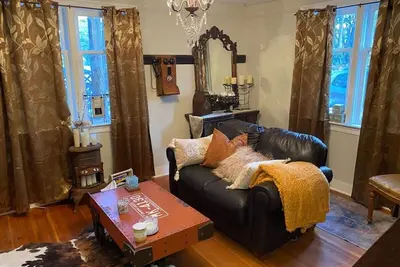 Image de Daniel Street Namaste Suite