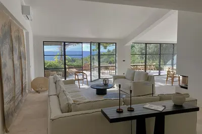 Image de Mas à Gordes avec vue exceptionnelle, aucun vis-à-vis, 16 personnes