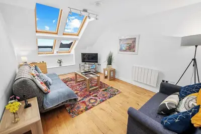 Stunning 2br Loft Apt. in Oban w/ Sea Views