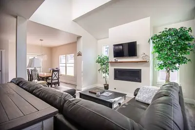 Image de 4br Mountain Home | Fireplace, King Beds, Fast Wi-Fi