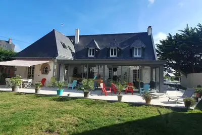 Image de Très belle maison et grand jardin à proximité immédiate dune magnifique plage