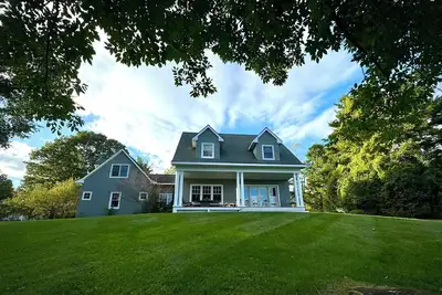 Image de Berkshires Retreat with Fall Foliage, Views & Cozy Fireplace Near Town. \n\n