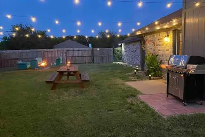 Image de Cozy Dfw Duplex, central location, kids, pets