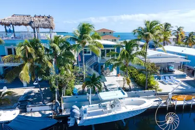 Image de Little Miss Muffet ~ Charming 2 Bedroom, 2 Bath Canal Front Home in Key Largo