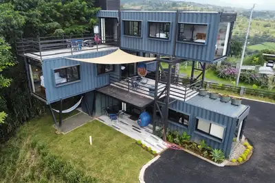 Image de Cargo - Costa Ricas Coolest Container stay