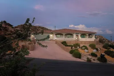 Image de Hilltop Haven|Near Joshua Tree National Park