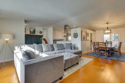 Image de Spacious Colorado Springs Home with Fire Pit!
