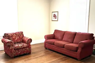 Image de Ideal location plenty of space for the family to enjoy cooking & eating together