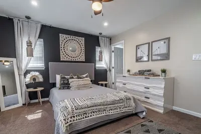Image de Boho Playce-Low Weekend Rates, Entertaining Space!
