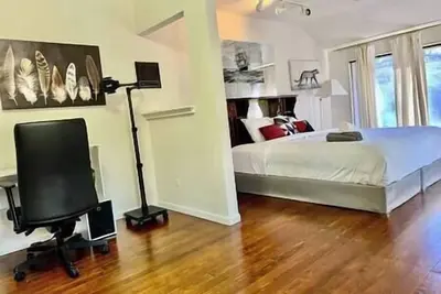 Image de Cozy Balcony apartment in Morningside
