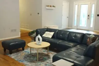 Image de City Hideaway: Cozy Retreat in the Woods