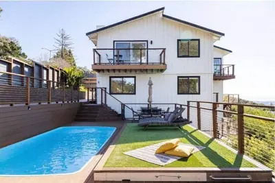 Image de Main House + Guest Unit! 5 Bed / 3. 5 Bath, Oakland Hills