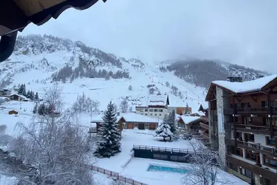 Image de Superb ski in/ski out duplex apartment next to the snow front in Val D'Isere