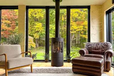 Image de Bright, modern, spacious south end 5-bedroom home\n