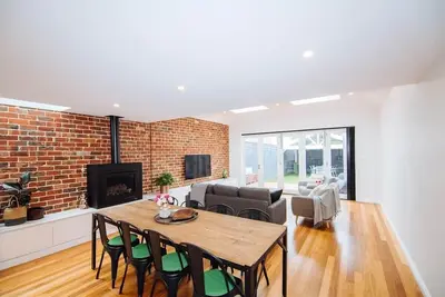 Image de Sensational Renovated Cottage in Beautiful Seddon