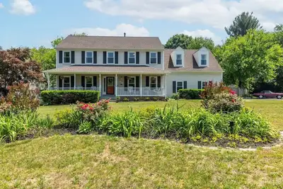 Image de Large 5 Br 9 Beds Near Dc/Pool/Hot Tub/Gym/Game Rm/Fire Pit