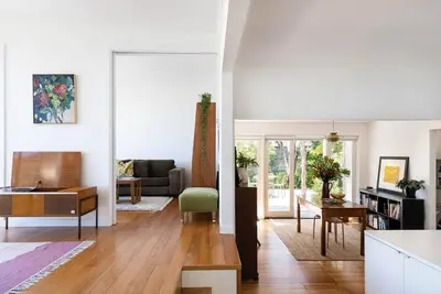 Image de Couples Corner A Stylish Bay View Retreat