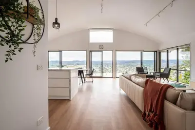 Image de Bay Horizons Grand Panoramic Coastal Escape