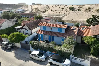 Maison de vacances 'Beach Villa 14 Personnes' avec terrasse privée, Wi-Fi et climatisation
