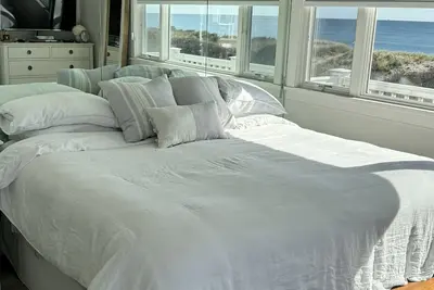 Image de Beautiful  Oceanfront views in the heart of Montauk. Sleeps up to 6.