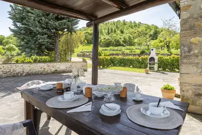 Image de Joli appartement dans une maison de vacances avec Wifi, piscine, vue panoramique et parking