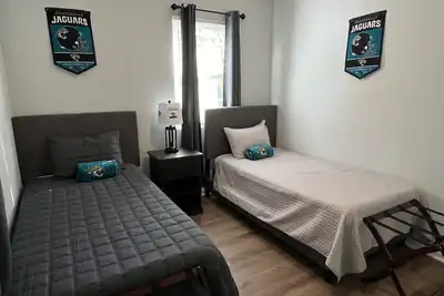 Image de Home Away from Home! 18 min. from Jax Airport and 14 min. from Everbank Stadium