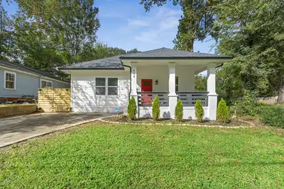 Image de Southern Luxury Near Mercedes Benz Stadium