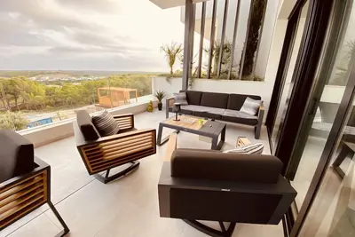 Image de Luxurous appartment with stunning views of the golfcourse and sea