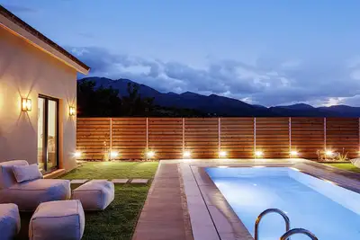 Image de Luxury villa with private pool, for families seeking nature's tranquil escape