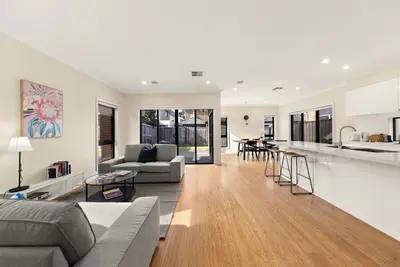 Image de Entire Cozy 4br House with 2 Ensuites Keysborough