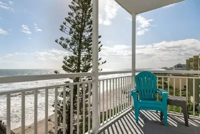 Image de Sunrise at the Beach: 2br Apt with Scenic Views!