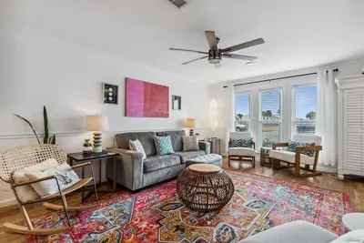 Image de Seaside Haven: Tennis, Pool, Walk to Beach