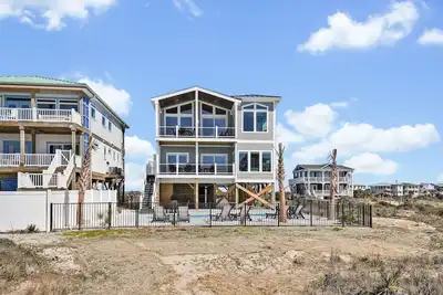 Image de New 10br/9. 5ba House, Water Views, Pool, Elevator, Sleeps 26